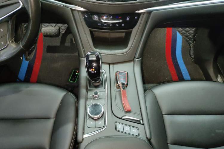 Used Cadillac XT5 2022 2.0T Two-Wheel Drive Luxury Version Gear Lever
