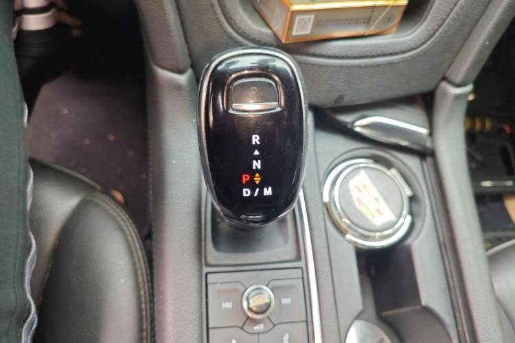 Used Cadillac XT5 2022 2.0T Two-Wheel Drive Luxury Version Gear Lever