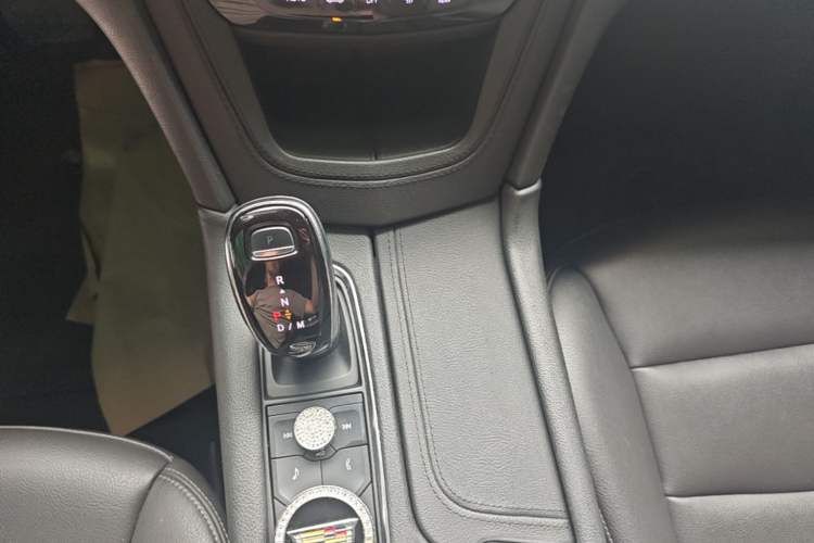 Used Cadillac XT5 2022 2.0T Four-Wheel Drive Luxury Version Gear Lever
