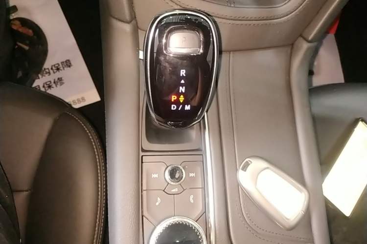 Used Cadillac XT5 2022 2.0T Two-Wheel Drive Luxury Version Gear Lever
