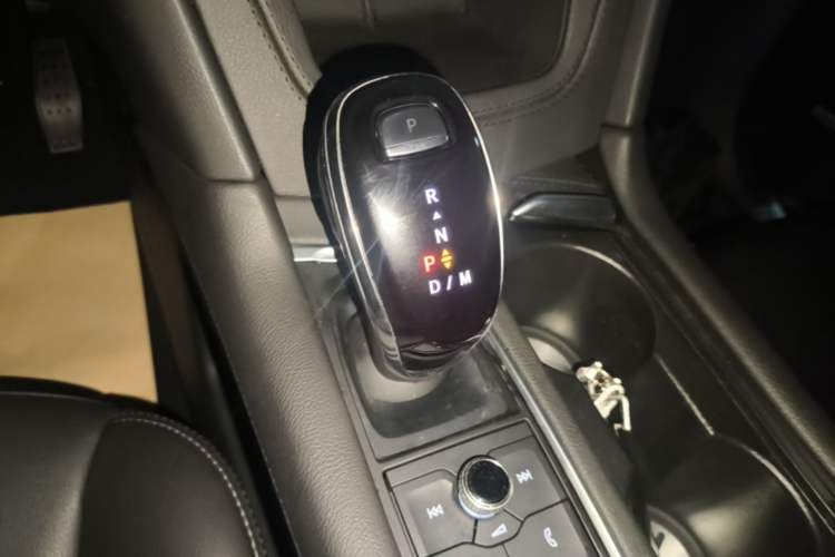 Used Cadillac XT5 2022 2.0T Two-Wheel Drive Luxury Version Gear Lever