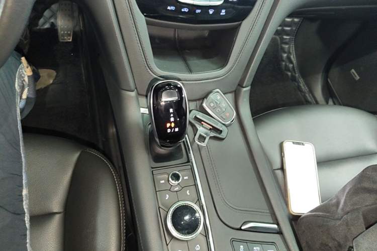 Used Cadillac XT5 2022 2.0T Two-Wheel Drive Luxury Version Gear Lever