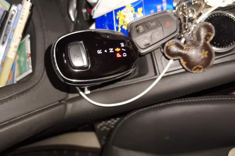 Used Cadillac XT5 2022 2.0T Four-Wheel Drive Luxury Version (Hummingbird Edition) Gear Lever