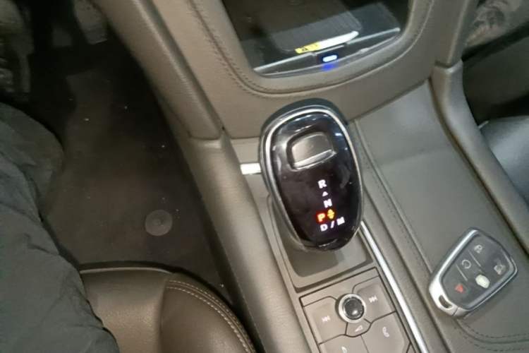 Used Cadillac XT5 2022 2.0T Two-Wheel Drive Luxury Version Gear Lever