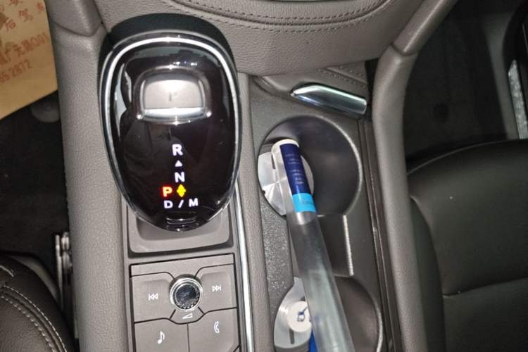 Used Cadillac XT5 2022 2.0T Two-Wheel Drive Luxury Version Gear Lever