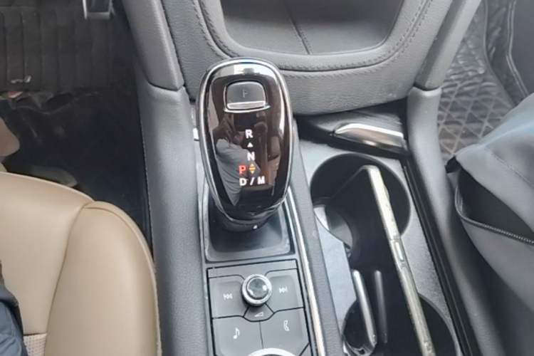 Used Cadillac XT5 2022 2.0T Four-Wheel Drive Platinum Edition Gear Lever