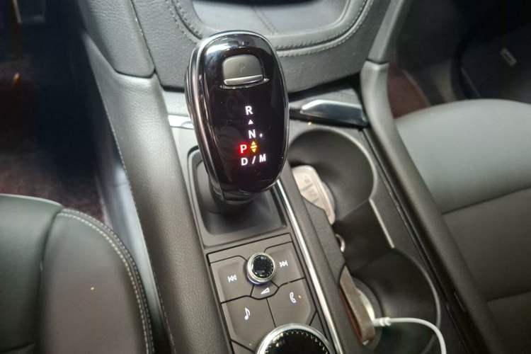 Used Cadillac XT5 2022 2.0T Four-Wheel Drive Luxury Version (Hummingbird Edition) Gear Lever