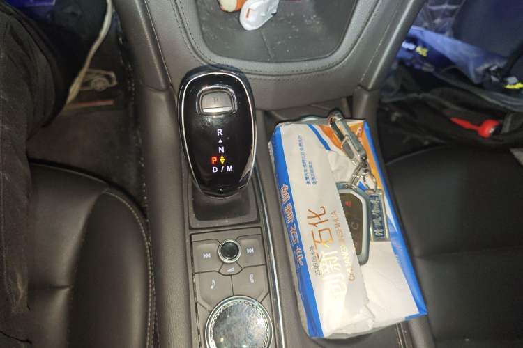Used Cadillac XT5 2022 2.0T Two-Wheel Drive Luxury Version Gear Lever