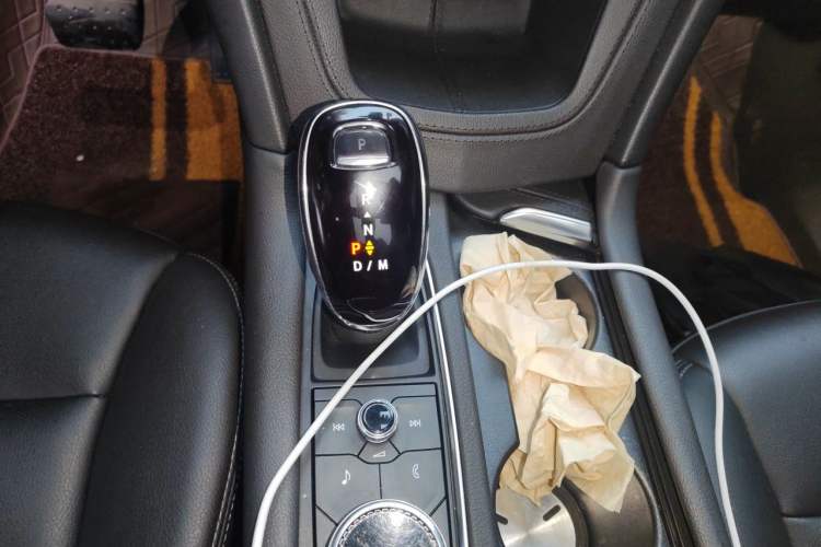 Used Cadillac XT5 2022 2.0T Two-Wheel Drive Luxury Version Gear Lever