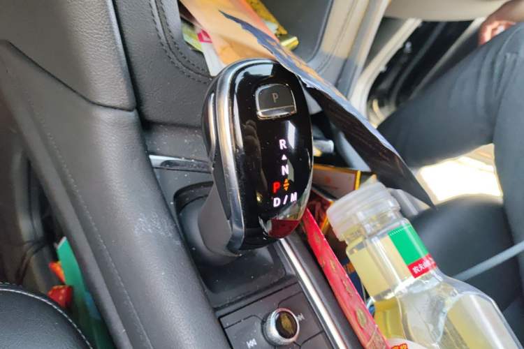 Used Cadillac XT5 2022 2.0T Four-Wheel Drive Luxury Version Gear Lever