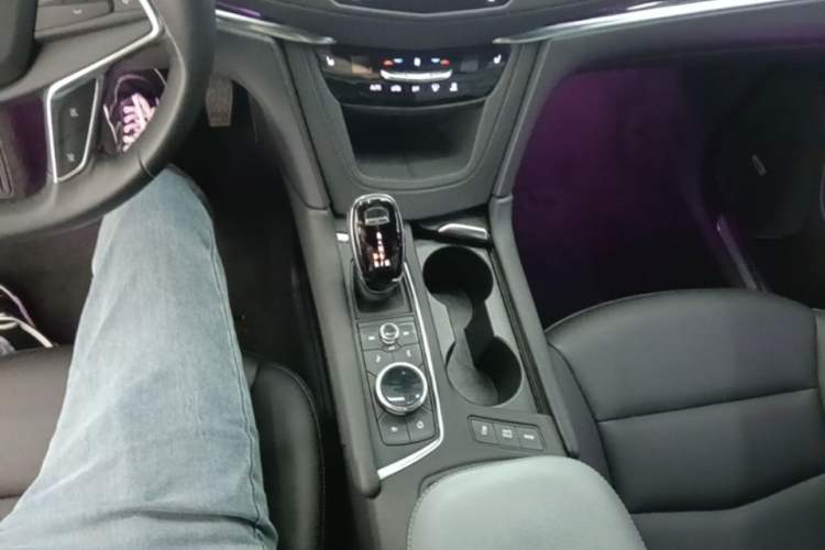 Used Cadillac XT5 2022 2.0T Two-Wheel Drive Luxury Version Gear Lever
