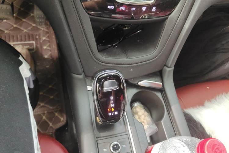 Used Cadillac XT5 2022 2.0T Two-Wheel Drive Luxury Version Gear Lever