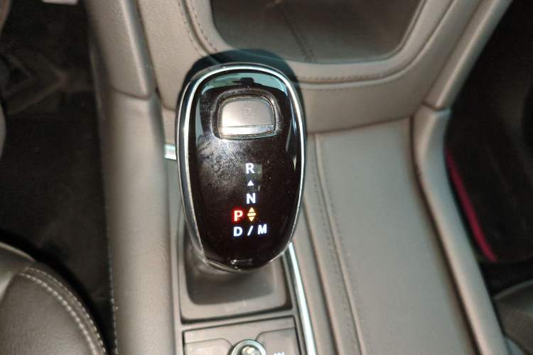 Used Cadillac XT5 2022 2.0T Two-Wheel Drive Luxury Version Gear Lever