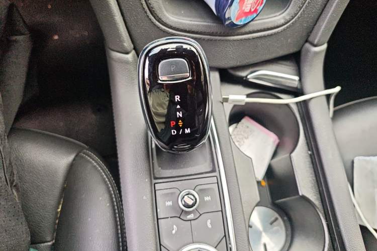 Used Cadillac XT5 2022 2.0T Two-Wheel Drive Luxury Version Gear Lever