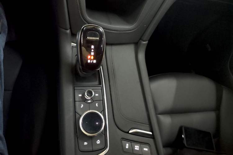 Used Cadillac XT5 2022 2.0T Two-Wheel Drive Luxury Version Gear Lever