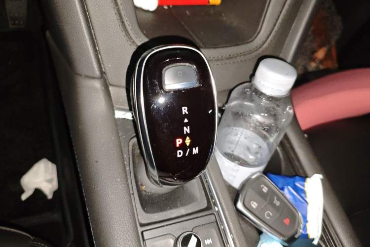 Used Cadillac XT5 2022 2.0T Two-Wheel Drive Luxury Version Gear Lever