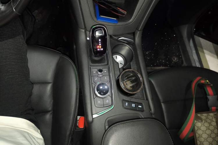 Used Cadillac XT5 2022 2.0T Four-Wheel Drive Premium Edition Gear Lever