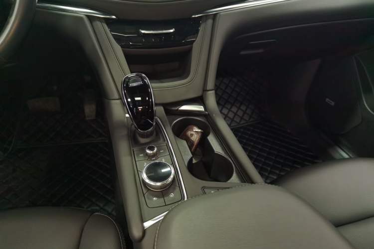 Used Cadillac XT5 2022 2.0T Two-Wheel Drive Luxury Version Gear Lever