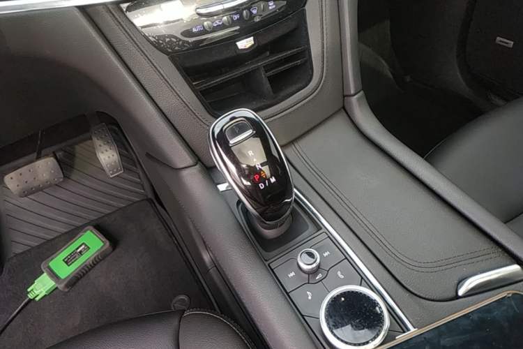 Used Cadillac XT5 2022 2.0T Two-Wheel Drive Luxury Version Gear Lever