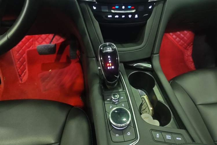Used Cadillac XT5 2022 2.0T Four-Wheel Drive Luxury Version Gear Lever