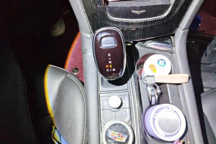 Used Cadillac XT5 2022 2.0T Two-Wheel Drive Luxury Version Gear Lever