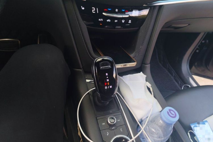 Used Cadillac XT5 2022 2.0T Four-Wheel Drive Luxury Version (Hummingbird Edition) Gear Lever