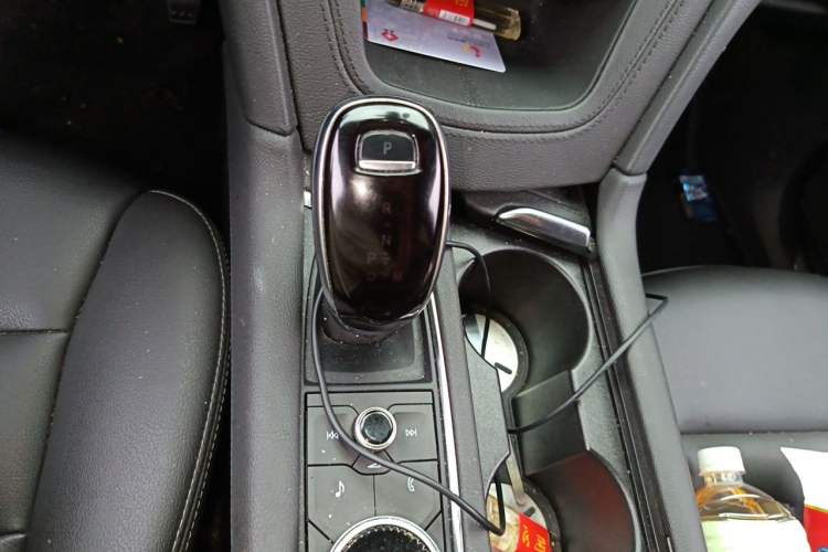 Used Cadillac XT5 2022 2.0T Two-Wheel Drive Luxury Version Gear Lever
