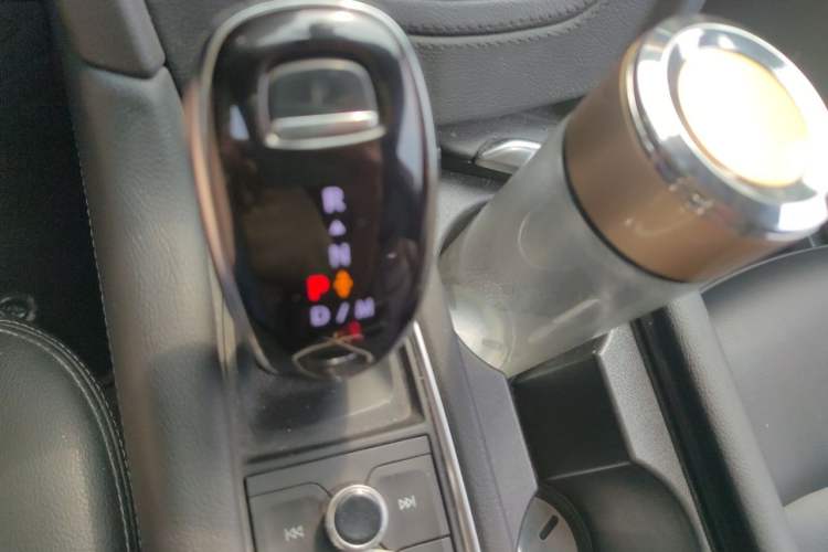 Used Cadillac XT5 2022 2.0T Two-Wheel Drive Luxury Version Gear Lever