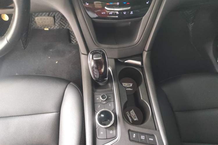 Used Cadillac XT5 2022 2.0T Two-Wheel Drive Luxury Version Gear Lever