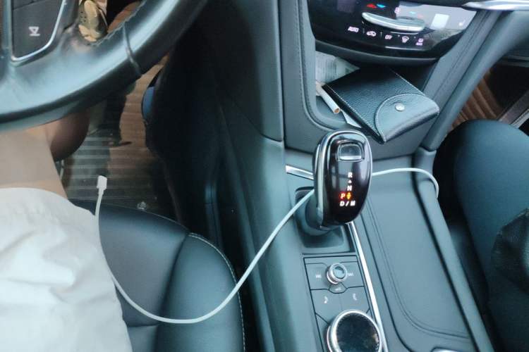 Used Cadillac XT5 2022 2.0T Two-Wheel Drive Luxury Version Gear Lever