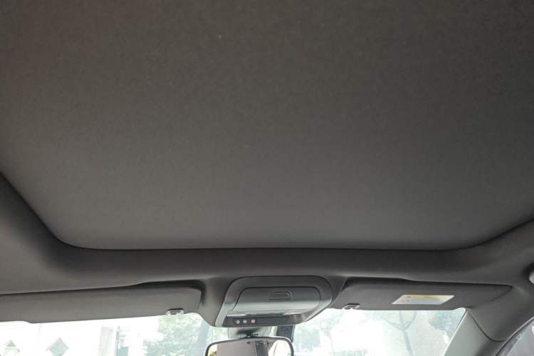 Used Cadillac XT5 2022 2.0T Two-Wheel Drive Luxury Version Headliner
