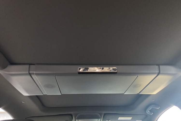 Used Cadillac XT5 2022 2.0T Two-Wheel Drive Luxury Version Headliner