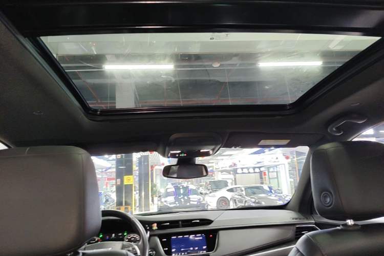 Used Cadillac XT5 2022 2.0T Two-Wheel Drive Luxury Version Headliner