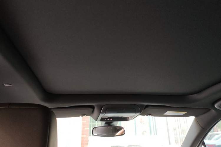 Used Cadillac XT5 2022 2.0T Two-Wheel Drive Luxury Version Headliner
