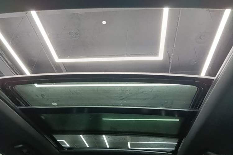 Used Cadillac XT5 2022 2.0T Two-Wheel Drive Luxury Version Headliner