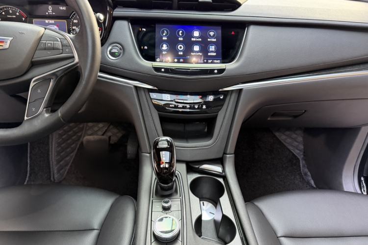 Used Cadillac XT5 2022 2.0T Two-Wheel Drive Luxury Version Interior 1