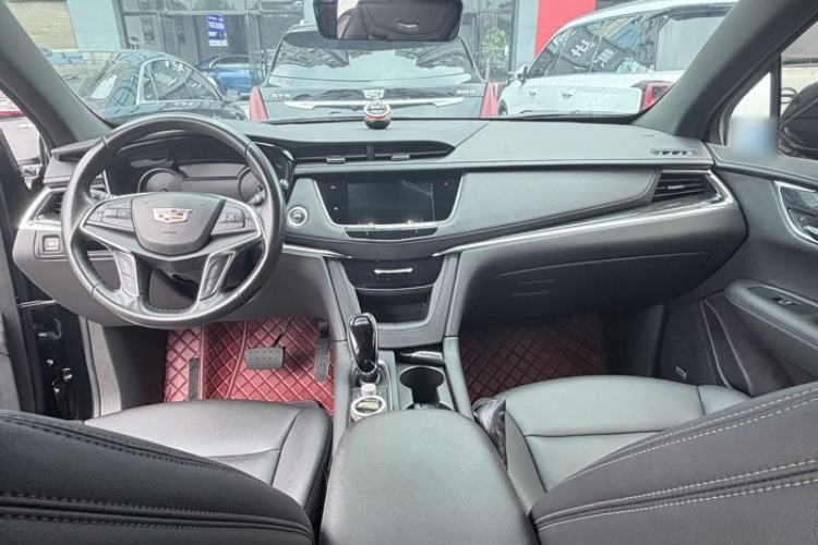 Used Cadillac XT5 2022 2.0T Two-Wheel Drive Luxury Version Interior 1