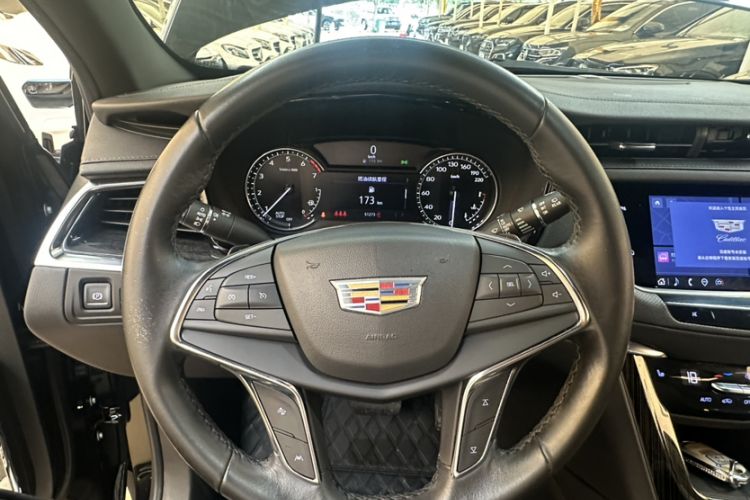 Used Cadillac XT5 2022 2.0T Two-Wheel Drive Luxury Version Interior 1