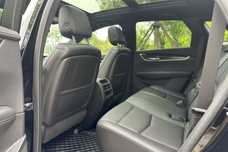 Used Cadillac XT5 2022 2.0T Two-Wheel Drive Luxury Version Interior 1