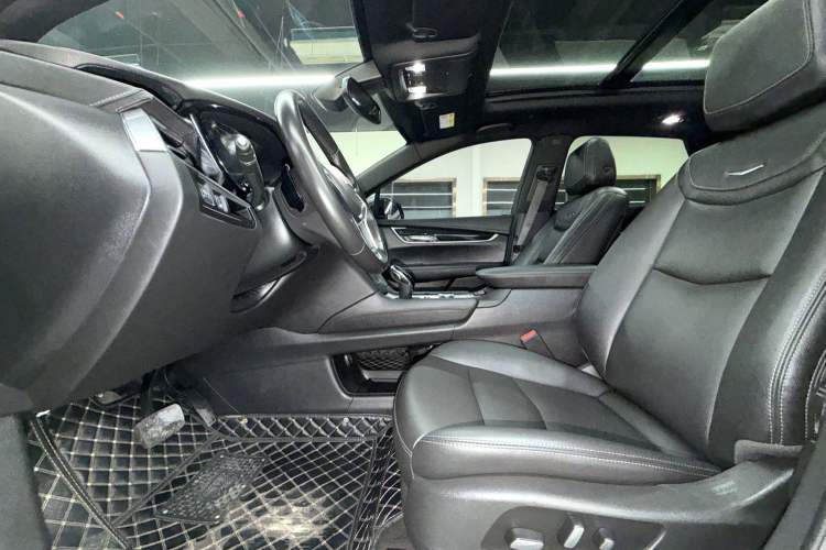 Used Cadillac XT5 2022 2.0T Two-Wheel Drive Luxury Version Interior 1