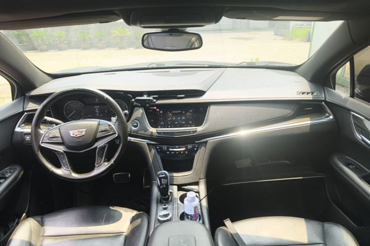 Used Cadillac XT5 2022 2.0T Four-Wheel Drive Premium Edition Interior 2
