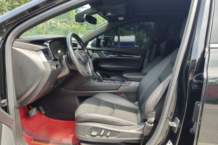 Used Cadillac XT5 2022 2.0T Two-Wheel Drive Luxury Version Interior 2
