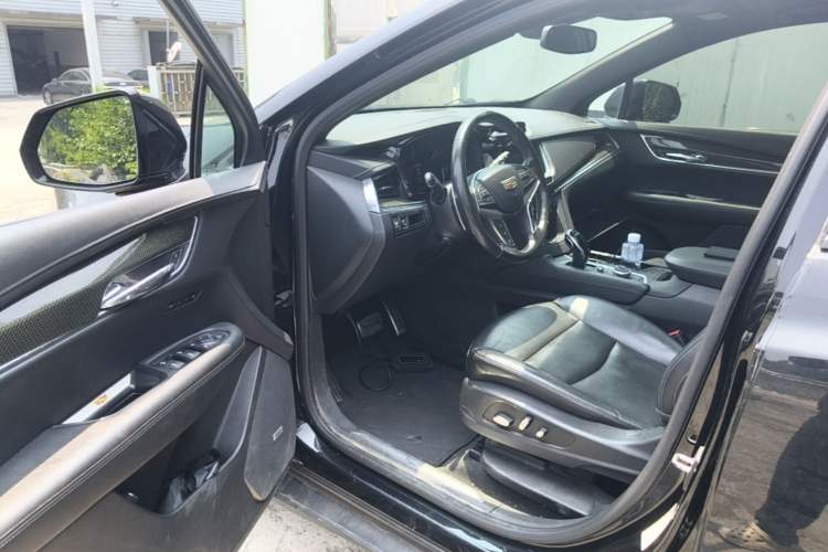 Used Cadillac XT5 2022 2.0T Four-Wheel Drive Premium Edition Interior 3