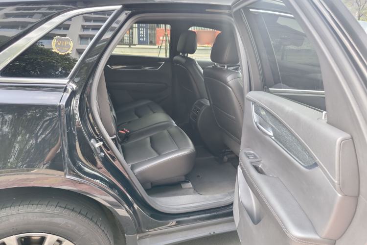 Used Cadillac XT5 2022 2.0T Four-Wheel Drive Luxury Version Interior 3