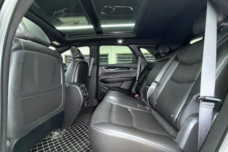 Used Cadillac XT5 2022 2.0T Two-Wheel Drive Luxury Version Interior 3