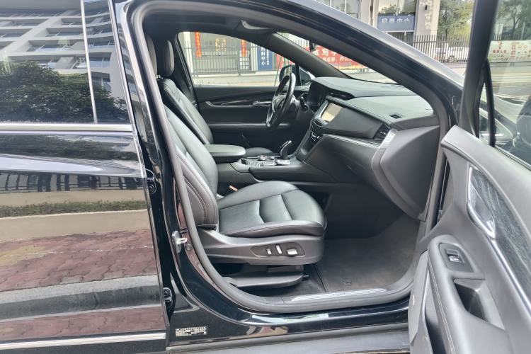 Used Cadillac XT5 2022 2.0T Four-Wheel Drive Luxury Version Interior 4