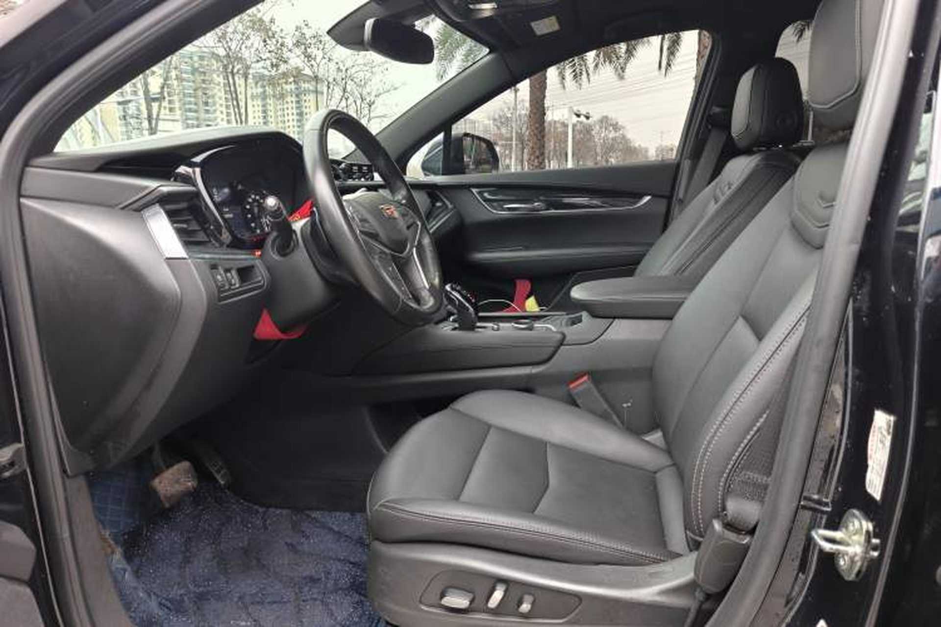 Used Cadillac XT5 2022 2.0T Two-Wheel Drive Luxury Version Interior 4
