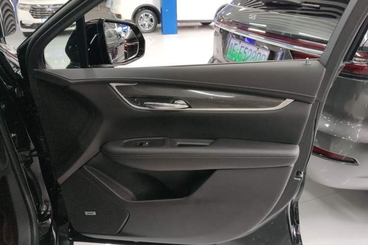 Used Cadillac XT5 2022 2.0T Four-Wheel Drive Luxury Version (Hummingbird Edition) Interior 5