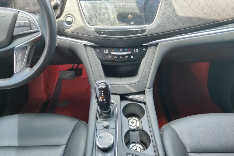 Used Cadillac XT5 2022 2.0T Two-Wheel Drive Luxury Version Interior 5