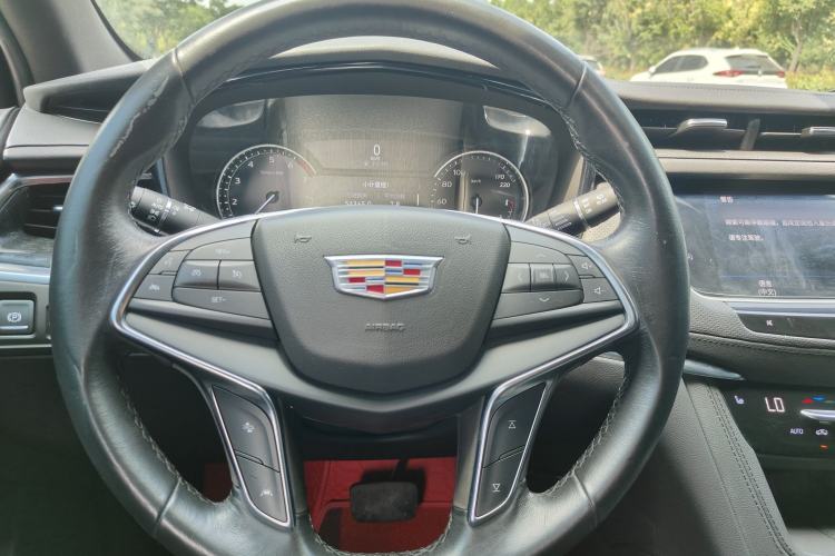 Used Cadillac XT5 2022 2.0T Two-Wheel Drive Luxury Version Interior 6
